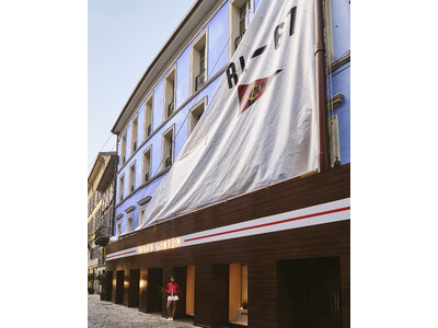 ラルフ ローレン ミラノ・スピーガ通りの旗艦店にてスポーツとスタイルの世界を表現