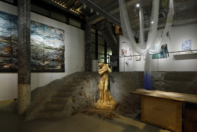 片寄涼太 ソロアルバム『Bouquet』のリリースを記念した展覧会「The Vase for Bouquet」が東京・西麻布【WALL_alternative】にて8月30日（土）まで開催中