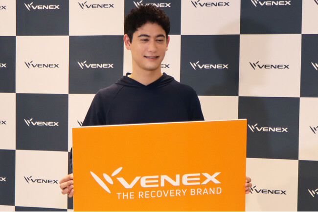 【イベントレポート】「VENEX POPUP STORE ニュウマン横浜」トークイベントに国山ハセンさんが登場！多忙な生活の中でパフォーマンスを最大化するためのリカバリー術を披露