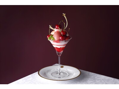 本格的に今年デビューする新品種“やまがた紅王”を使ったさくらんぼパフェが登場