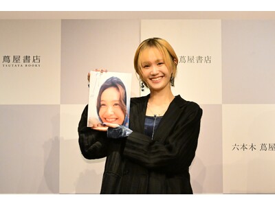 ����^�ԂƉf��ēE�}�D�Ԃ��؍��Łg2�l���h�I �Z�J���h�ʐ^�W�͑f���ő���Ɉ����o�����u��D���Ȑl�����Ƃ̗��̎v���o�A���o���v�̂悤�Ȏd�オ���