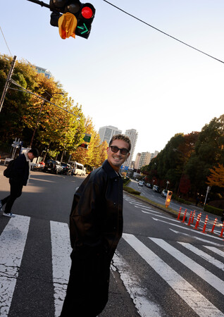 プレスリリース「本日発売！ 松岡昌宏さんが登場するカメラマン小林ばく氏の40周年特別企画「BAKU MAGAZINE」シリーズ1号目から、新規カットを公開!!」のイメージ画像