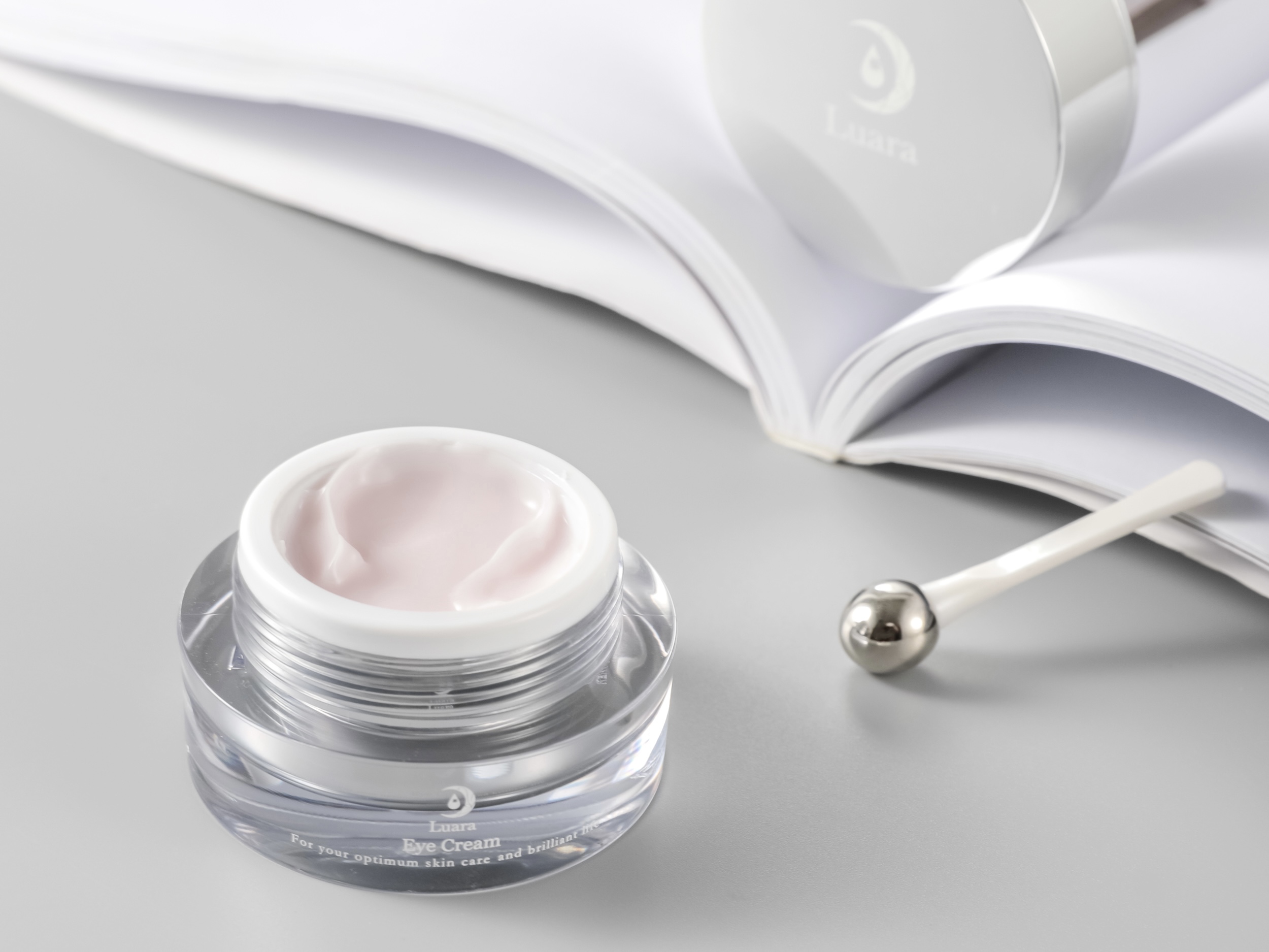 Luara新商品》気になる目元を集中ケアする「高浸透型*¹アイクリーム