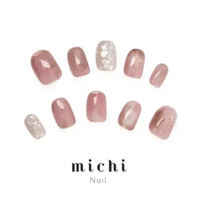 押し花×シェルピンクの繊細ニュアンスネイルが新登場！