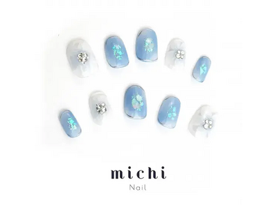 ブルー・グレージュ・ローズで楽しむ、洗練された新作ネイルチップ♪