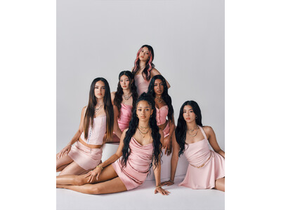 パンドラ、KATSEYEを起用したキャンペーンとともに新作ミニチャームコレクションを発表