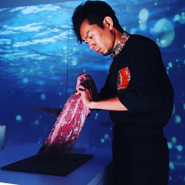 uoii̐_l~&#xFE0F;NbT^iZԊEjv łoĂققI TXeBiu^ٓ