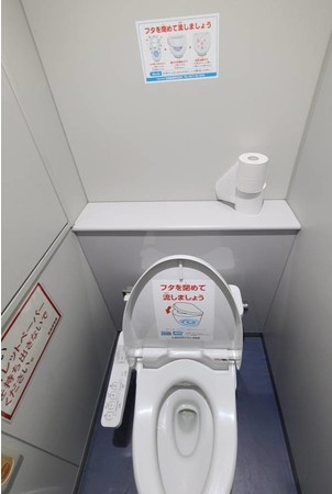 トイレのふた裏に貼る抗菌・抗ウイルスシート　実験により新型コロナウイルス不活化の効果を実証