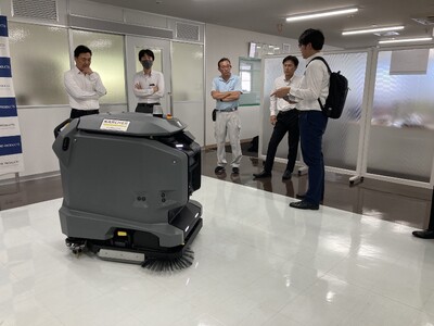 ケルヒャー床洗浄ロボット「KIRA B 50」日本第一号機、リ・プロダクツ社に納品完了