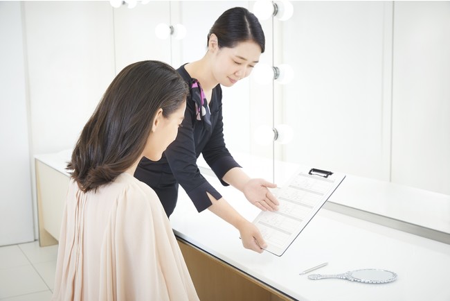4月1日 木 から期間限定販売 凝り固まったデコルテから頭皮までほぐす人気トリートメントと フェイスシェービングを融合させた 限定メニューが登場 顔 の凝りにアプローチしながら ツヤと潤いに満ちた肌へ マピオンニュース 4月1日 木 から期間限定販売 凝り固まったデコルテから頭皮までほぐす人気トリートメントと フェイスシェービングを融合させた 限定メニューが登場 顔 の凝りにアプローチしながら ツヤと潤いに満ちた肌へ マピオンニュース