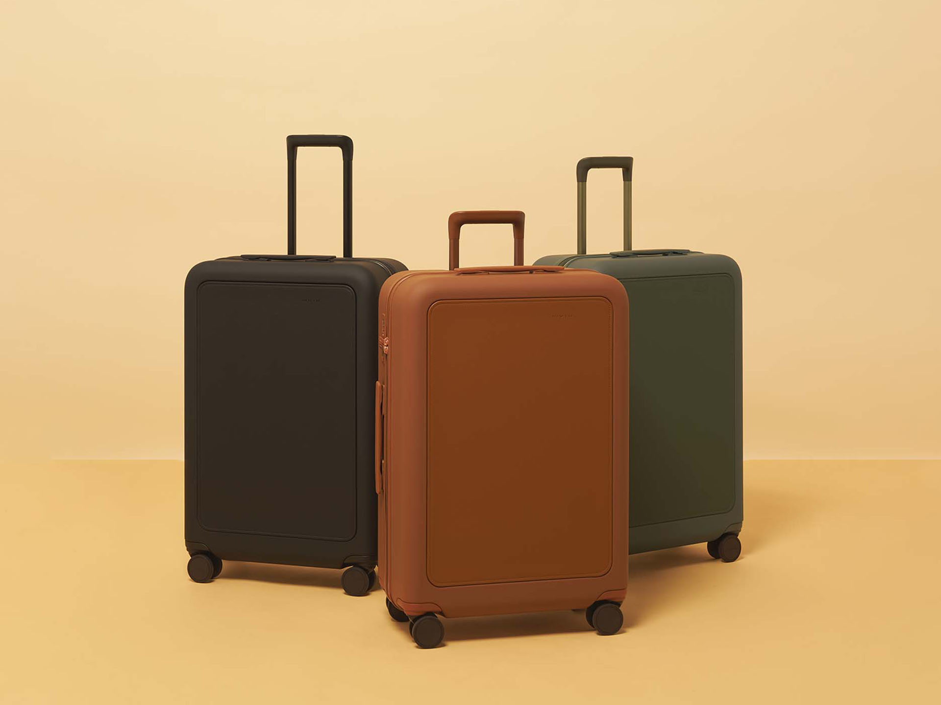 【moln】人気のスーツケースに「Medium」サイズが新登場