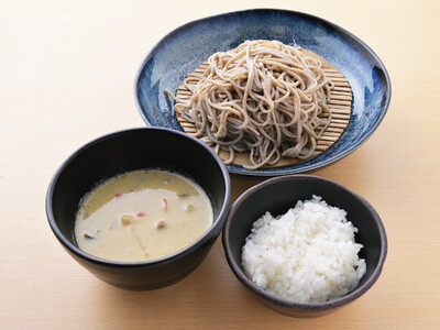 ミニごはんの注文で二度おいしい！十割蕎麦専門店 10そばから、カラ旨で夏の暑さも吹き飛ばす「グリーンカレーつけ蕎麦」を期間限定で販売！