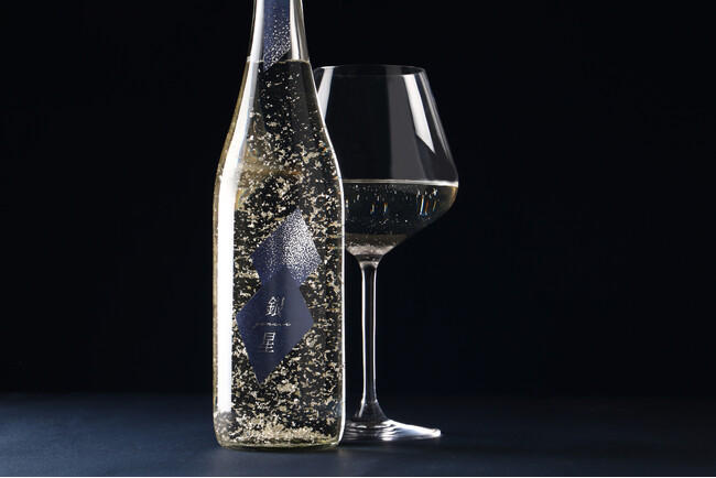 煌びやかに銀箔輝く祝い酒「銀星 -GINSEI-」を販売開始