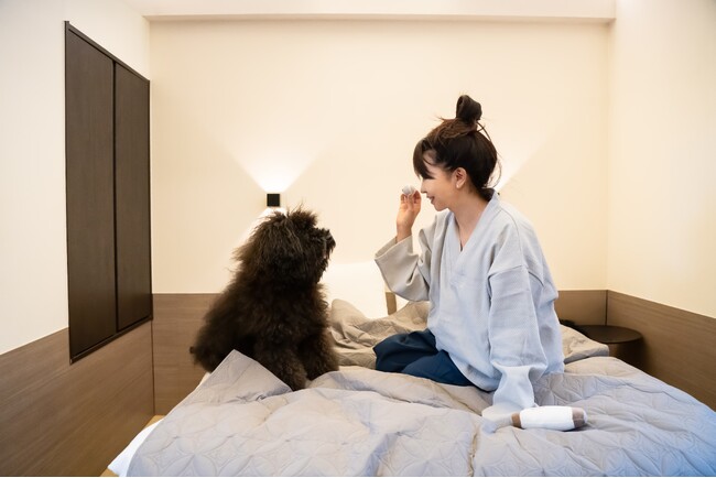 「あさま空山望」に愛犬との一人旅プランが誕生　初夏の北軽井沢の冷涼な風を満喫するドッグラン貸切や、添い寝ができるベッドを備え「あなたと愛犬のメモリアルステイプラン」を6月18日（木）より提供開始