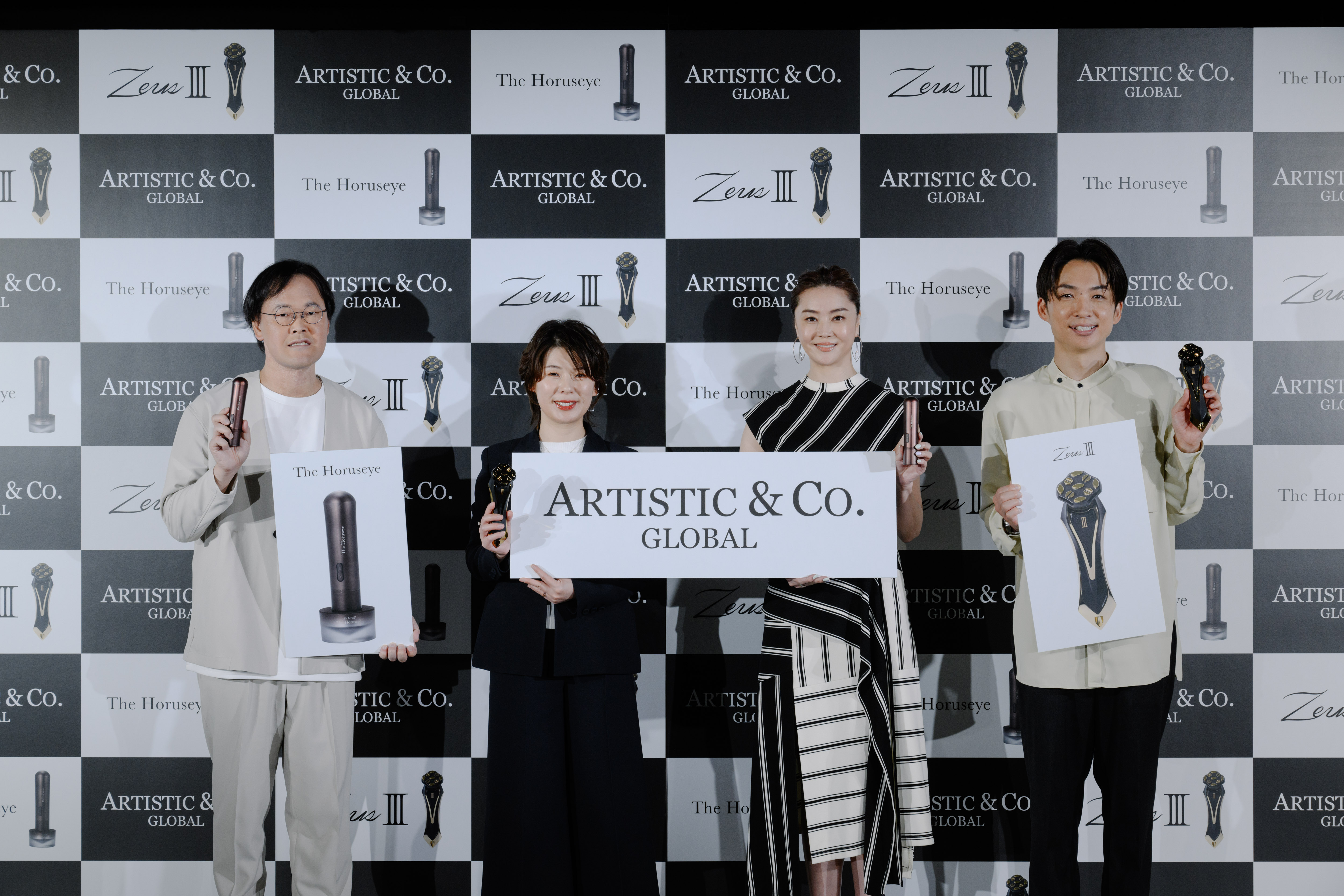 ARTISTIC&CO. GLOBAL 目もと専用美顔器「ザ・ホルスアイ」&IoT美顔器 