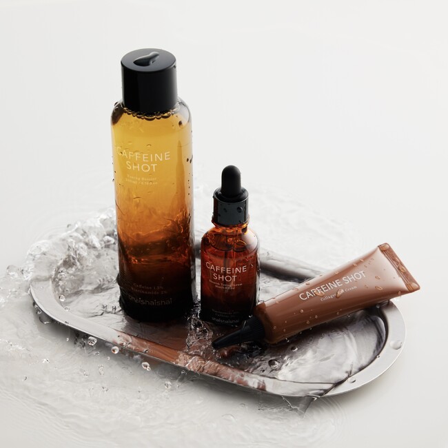 【shaishaishai】ゆるみがちな毛穴や輪郭に。カフェインでシャープな肌印象へ。