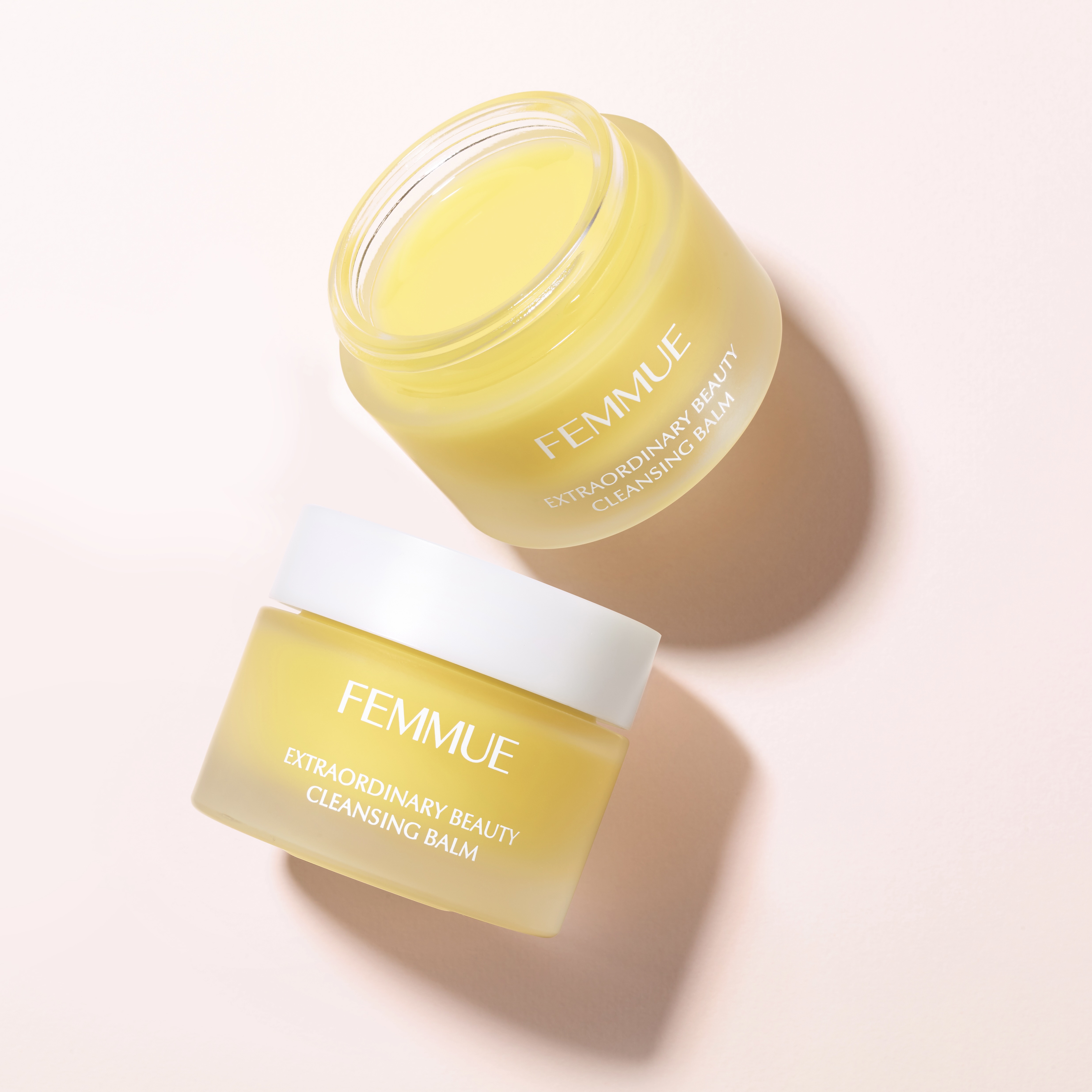 メイクも毛穴汚れも、とろけてすっきり。肌環境をすこやかにするFEMMUE〈ファミュ〉の温感クレンジングバームがリニューアル新発売。