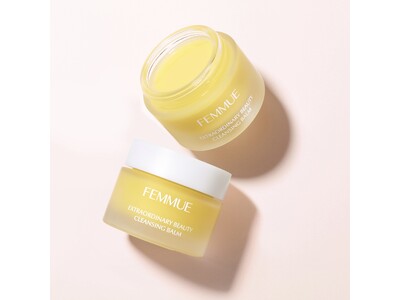 メイクも毛穴汚れも、とろけてすっきり。肌環境をすこやかにするFEMMUE〈ファミュ〉の温感クレンジングバームがリニューアル新発売。