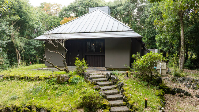 伊豆の森に抱かれた山あいに、サウナ付き一棟貸し切りヴィラ「COCO VILLA 伊豆赤沢」グランドオープン