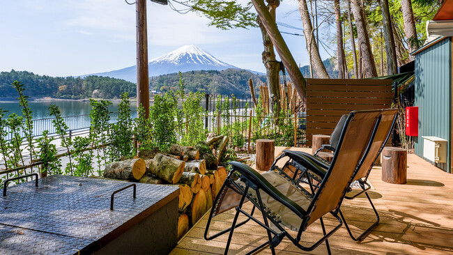 富士山を眺めながらプライベートサウナで"ととのう"。レイクフロントの一棟貸しヴィラ「COCO VILLA 河口湖畔」グランドオープン