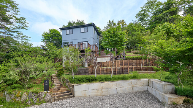 薪サウナもキャンプも楽しめる大人のアウトドアヴィラ｜1日1組限定の貸別荘「COCO VILLA 山中湖」グランドオープン