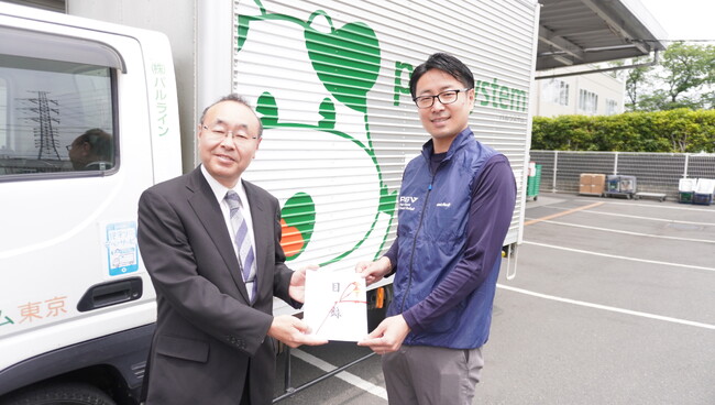 トラックの“余生”を災害支援に　役割終えた配送車両を支援団体へ贈呈