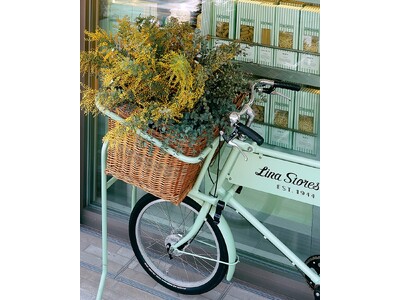 【リナストアズ】国際女性デーを記念して全店で女性のお客様にミモザの花をプレゼント！CELEBRATING...