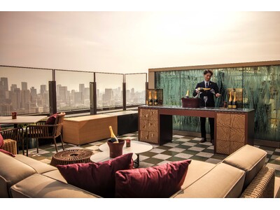 フォーシーズンズホテル東京大手町の最上階フレンチレストラン「est」でクリュッグと秋の味覚を愉しむテラス...