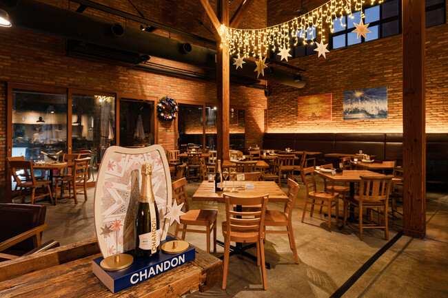 ホリデーシーズンを煌びやかに彩る「シャンドン ウィンター プロモーション」星降る夜を思わせる限定特別装飾が「AWkitchen GARDEN 鎌倉」に登場！