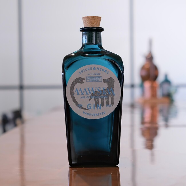 カンボジアと郡上、香りは三たび交わる。「MAWSIM」×「アルケミエ」コラボレーションジン第3弾『GIN｜Spices & Herbs x Alchemiae 2026』を発売