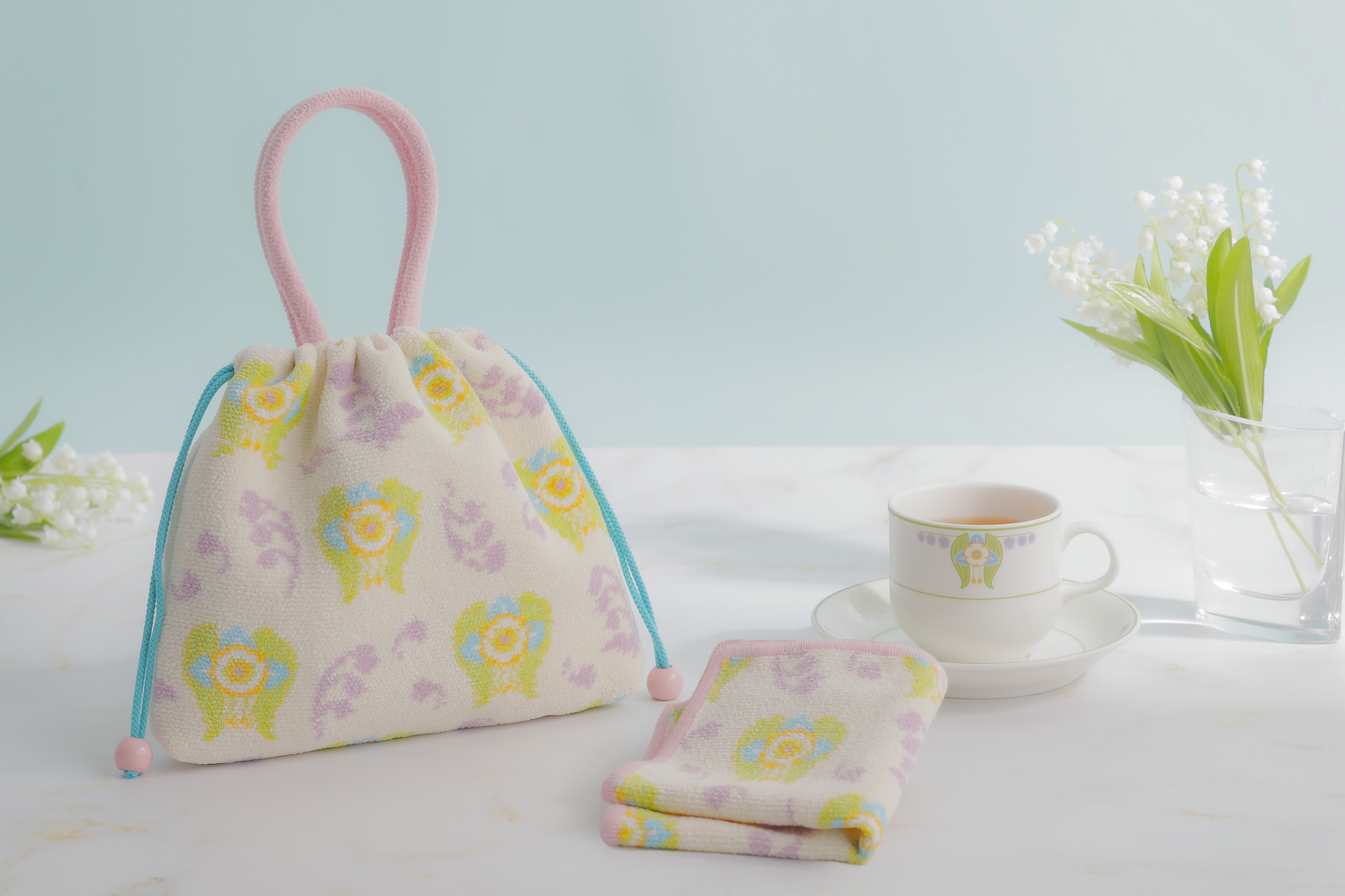 【万平ホテル】万平ホテル×FEILERコラボ商品から、初となる巾着が登場「万平レトロすずらん 手付き巾着」を発売