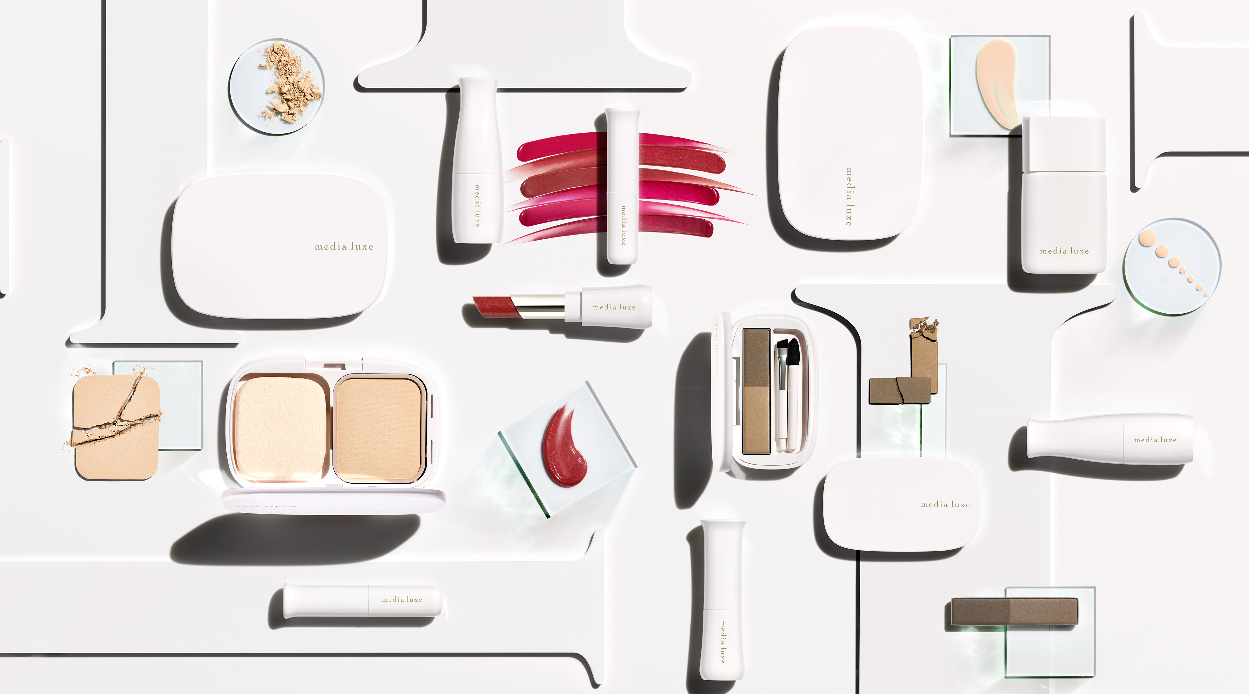 大人の美しさを引きだすセルフメイクアップブランドへ　「media luxe(メディア　リュクス)」新発売