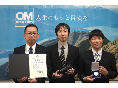 「OM SYSTEM」の高性能望遠マクロレンズ「M.ZUIKO DIGITAL ED 90mm F3.5 Macro IS PRO」が2024年度日本写真学会「技術賞」を受賞