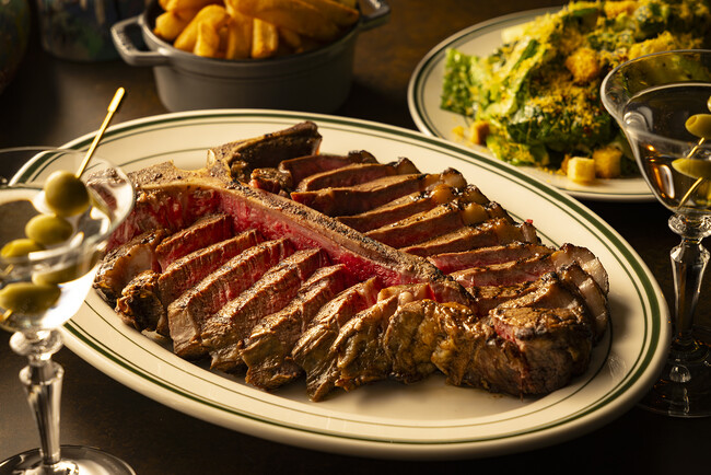 本場アメリカのグルメを新宿で。ニューヨークの本格ステーキハウスと西海岸のトレンドが集まるカリフォルニアラウンジが誕生！