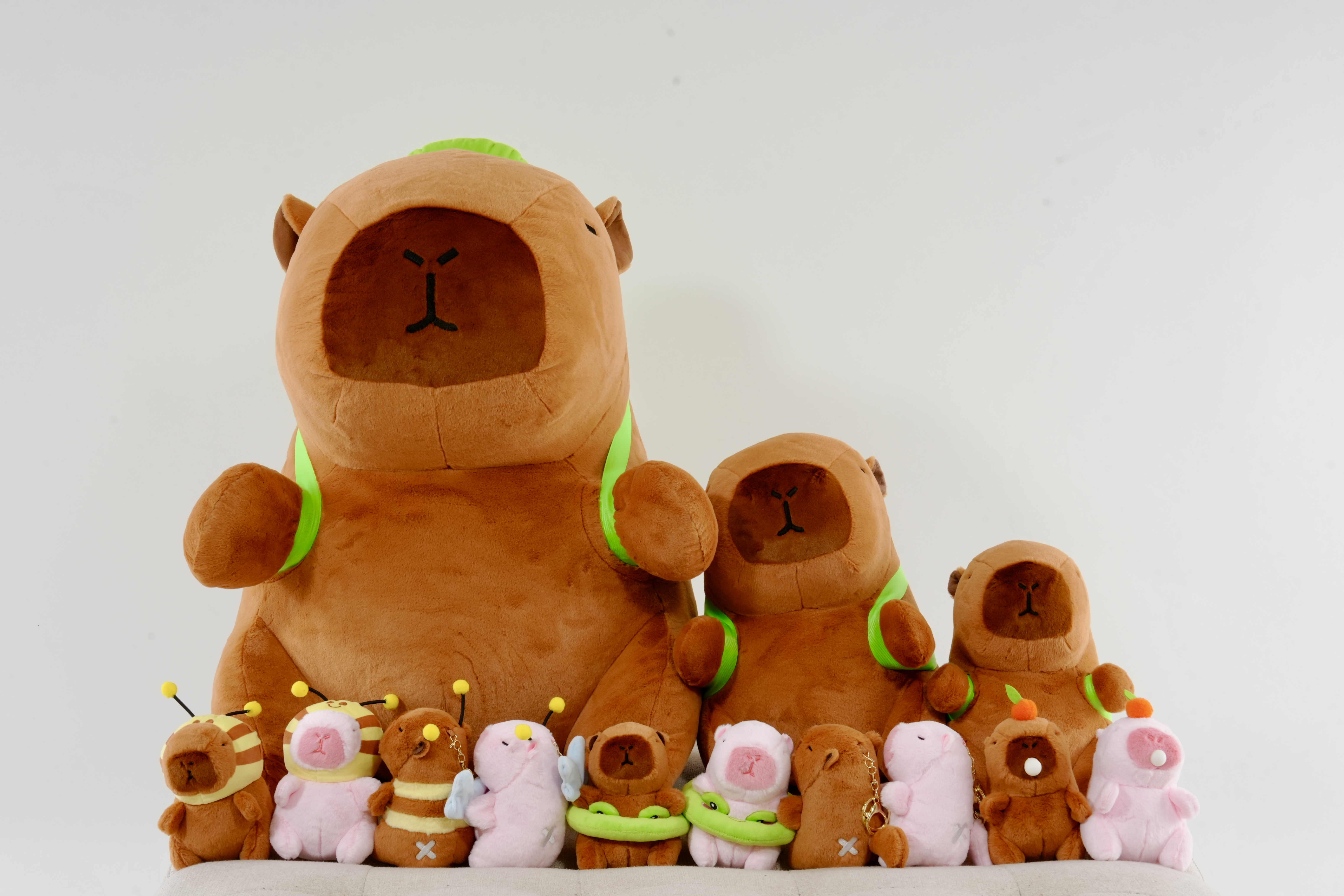 癒しのカピバラ がコンセプトの新ぬいぐるみ「チャビマル」がデビュー。“”総計３万個のぬいぐるみを大放出する「スタンプラリー」開催決定！
