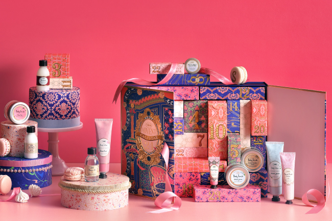 人気のアドベントカレンダーが今年も登場。24個のボックスを開けるたびに喜びがあふれ出すアートのような贈り物