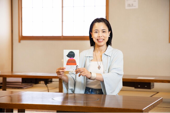 プレスリリース「俳優・安藤玉恵さんが綴る破天荒な家族と商店街、初エッセイ集『とんかつ屋のたまちゃん』発売！トーク＆サイン会の開催も決定」のイメージ画像