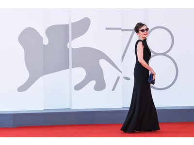 第78回ヴェネツィア国際映画祭：アルマーニのブラックドレスを着用したセレブリティを一挙公開