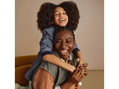 【エンポリオ アルマーニ】母の日に贈る、洗練されたギフトセレクションを公開