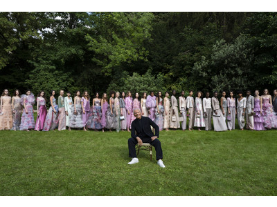 【ジョルジオ アルマーニ プリヴェ】21-22秋冬コレクション ファッションショーをパリで開催しました。