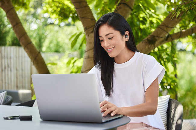 ƒʘb\ǋハCXCzuJabra Elite 7 ProvSJ[20̃vCX_EI