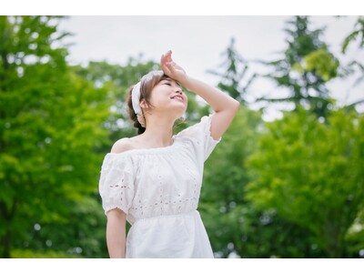 【残暑の結婚式参列】300名の先輩参列者に聞いた、汗対策や後悔しないポイントとは？