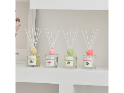 ジューシーな果実と花々の香りで、お部屋をカラフルに彩るフレグランスの新シリーズ「Fruits Collection」のリードディフューザーを、mercyuより新発売【ライフオンプロダクツ株式会社】