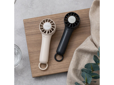 冷感＆涼感！冷却プレート付きハンディファンが手のひらサイズになって新登場！「ペルチェ冷却機能ハンディファン カラビナ付」を新発売【ライフオンプロダクツ株式会社】