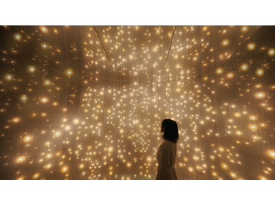 チームラボ、ロンドンのサーチ・ギャラリーのグループ展に参加。認識上の光の球体作品《質量のない太陽と闇の太陽》《質量のない太陽と空の境界面》を展示。会期は、6月5日(金)から9月8日(火)まで