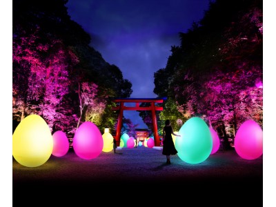 チームラボ、「下鴨神社 糺の森の光の祭 Art by teamLab」を今年も開催。京都の世界遺産、下鴨神社 糺の森を、インタラクティブな光のアート空間に変える。平成30年8月17日～9月2日