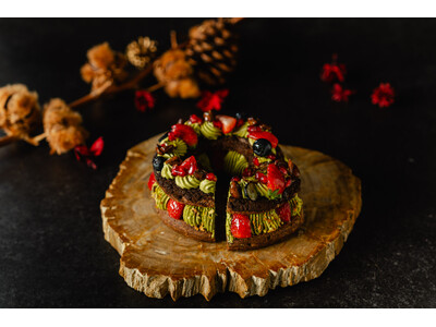 高輪ゲートウェイ駅を見おろすシュークリーム工房「MAISON CLASSIC FACTORY」、クリスマス限定で『ノエルTAKANAWAブレスト』販売