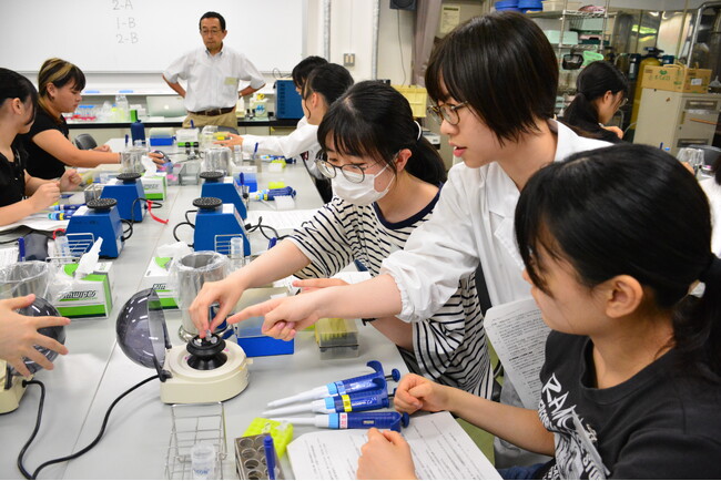 科学の扉を開く夏を女子高校生に提供　日本女子大学が「理学部サマースクール2025」を開催