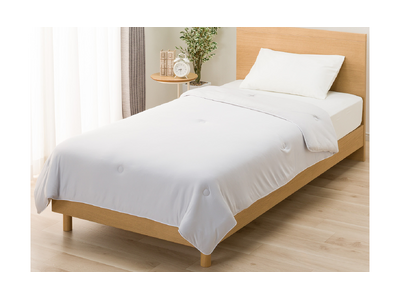 「シルクの心地よさに包まれて、朝まで快眠。」天然由来の保湿性と吸放湿性を両立した“洗えるシルク混肌布団”新登場