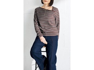 【ニトリのアパレルブランドN 】1,990円。1枚で表情が変わる！前後2wayネックデザインカットソーが新登場！